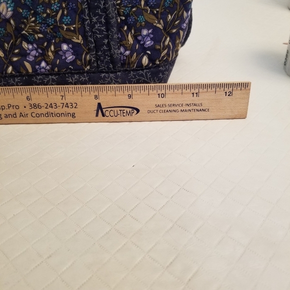 Blue Floral Quilted Purse 2 Small Pockets Outside Organizer Inside 10 X 10 X 3.5 - Picture 6 of 9